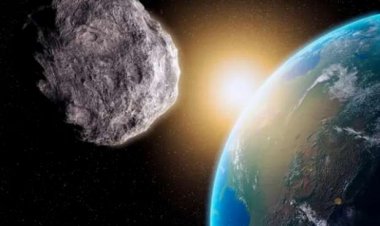 كويكب أكبر من هرم خوفو يقترب من كوكب الأرض.. اليوم