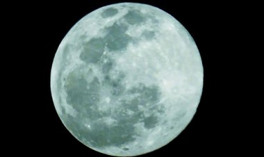 بعد ساعات.. محبي الظواهر الفلكية على موعد مع القمر البدر