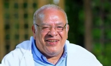 صلاح عبدالله: «يكفيكي شر الحاقدين ده أنتي الأمل والمنى يا مصر»