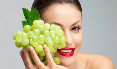 يحارب ظهور التجاعيد.. تعرفي على فوائد زيت بذور العنب للبشرة