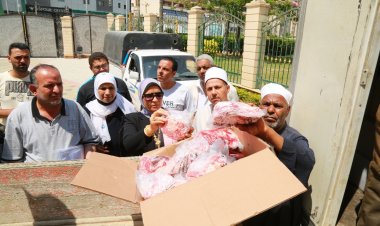بالصور.. توزيع 2 طن لحوم صكوك الأضاحي بكفر الشيخ
