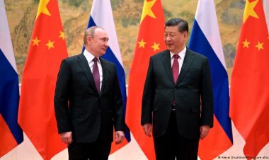 الرئيس الصيني يدعم «صديقه القديم» فلاديمير بوتين مجازفا بتوتير العلاقات بين بكين والدول الغربية