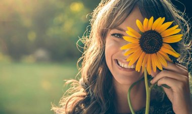 في يوم «قوة الابتسامة».. تعرف على أشهر أنواعها وما أكتر ابتسامة تشبهك