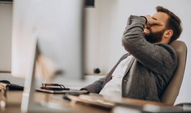 دراسة: العاملين بالمكاتب أكثر عرضة للإصابة بالسكتة الدماغية.. والجمعيات الخيرية: «الوقوف الحل»