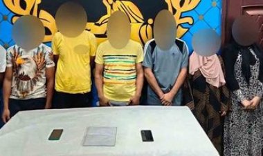 شاب يقفز في مياه النيل بمصر القديمة.. بعد حرمانه من أطفاله