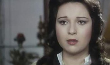 ظهور نادر لـ«نورا» بالحجاب في عيد ميلادها| صور