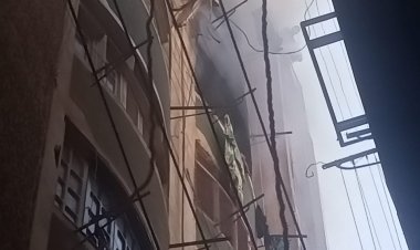 بالصور.. إخماد  حريق هائل نشب داخل عقار مكون من 12 طابق بمنطقة فيصل