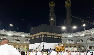 استعدادا لموسم الحج.. رفع كسوة الكعبة المشرفة