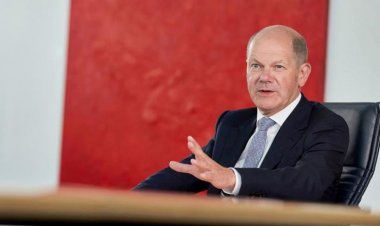 المستشار الألماني: «بوتين» يسعى لتفكيك «الناتو» ويخشى وصول شرارة الديمقراطية إلى روسيا