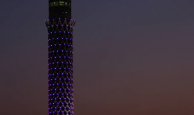 شاب يتخلص من حياته بالقفز من أعلى برج القاهرة