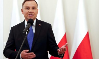 الرئيس البولندي: أرسلنا قرابة 240 دبابة و100 مركبة مصفحة إلى أوكرانيا