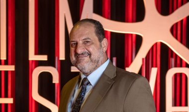 لدعم شباب المسرح.. خالد الصاوى يشارك مجانًا في «هاملت بالمقلوب»