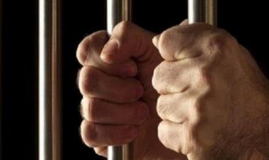 الجرائم لا تتوقف.. شاب يطعن طليقته داخل محل ملابس بحلوان بسبب رفضها الرجوع إليه