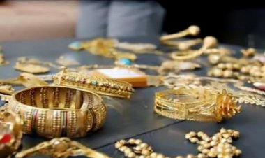 القبض على سيدة ونجلها لسرقتهما مشغولات ذهبية من الجيزة وبيعها بالقاهرة