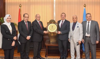 رئيس النيابة الإدارية يزور محافظة الإسكندرية| صور