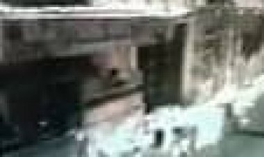 شاب يعتدي على آخر بالساطور وسط الشارع بدار السلام (صور)