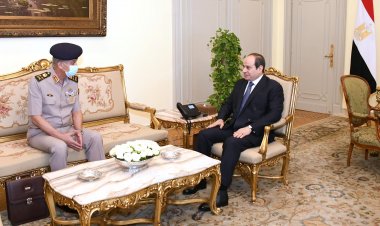 الرئيس السيسي يستقبل وزير الدفاع والإنتاج الحربي