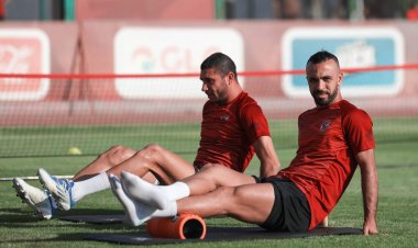 تدريبات استشفائية للاعبي الأهلي الأساسيين.. وتقسيمة قوية للعائدين من الإصابة