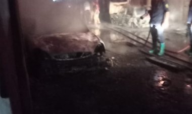 ماس كهربى يشغل سيارة محملة بمراتب إسفنج بالغربية