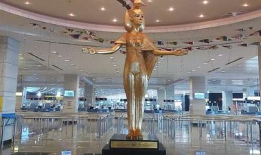 المدن السياحية تتزين لاستقبال الزائرين بتمثال «المعبودة سرقت»