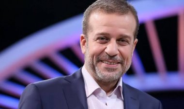 شريف منير يحتفل بثورة 30 يونيو.. بطريقته الخاصة