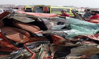 بالصور والأسماء.. إصابة 15 شخصا في انقلاب سيارة ميكروباص واصطدامها بملاكي في الجيزة