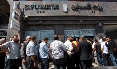 نقابة الصحفيين الفلسطينية تدين استدراج صحفي بالقوة داخل أحد بنوك بغزة