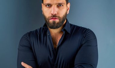 شامل عادلي من الهندسة إلى «ألف عيلة وعيلة»