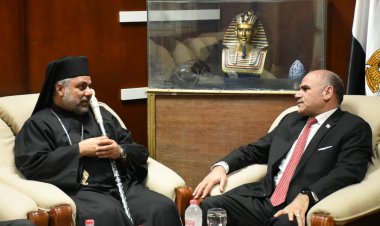 وفد الكنيسة الكاثوليكية يهنئ رئيس جامعة الأقصر بعيد الأضحى المبارك