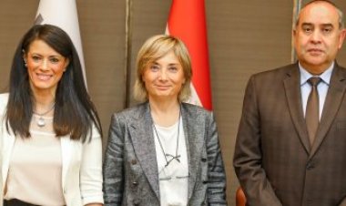 التعاون الدولي:  المباحثات مستمرة مع بنك الاستثمار الدولي