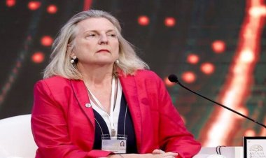 وزيرة الخارجية النمساوية: هاجرت من النمسا بسبب تهديدات بالقتل