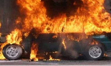 تفحم جثة وإصابة شخصين إثر اشتعال النيران بسيارة نقل أعلى الطريق الدائري