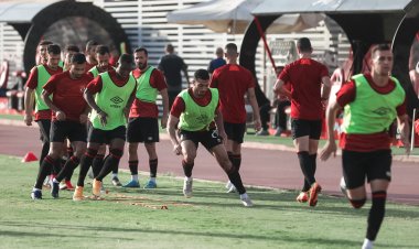 مران الأهلي.. «سواريش» يجتمع باللاعبين.. وطاهر محمد  يشارك في التدريبات