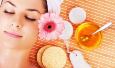 تعرفي على فوائد العسل للوجه والبشرة