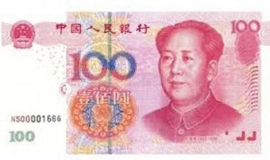 الحرب الاقتصادية بين الدولار واليوان تشعل سوق العملات