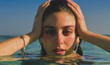 بالصور.. النجوم يهربون من حر العيد بالسفر