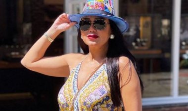 رانيا يوسف تبهر جمهورها بجلسة تصوير جديدة من المصيف