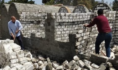 إزالة مقابر مخالفة بأبيس شرقي الإسكندرية