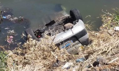 سقوط سيارة ملاكي بترعة فيشا بالدقهلية نتج عنها مصرع سيدة وإصابة أربعة آخرين