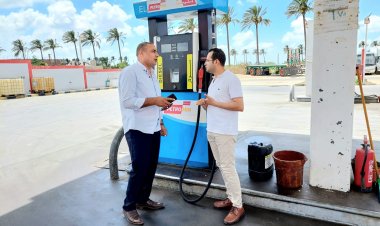 ضبط 3 محطات وقود قاموا ببيع المواد البترولية بأعلى من السعر الرسمى بكفر الدوار