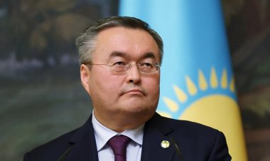 نائب وزير الخارجية الكازاخي يزور فلسطين   