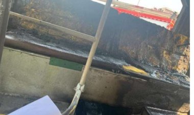 إخماد حريق نشب داخل أتوبيس نقل عام  بالجيزة.. صور 