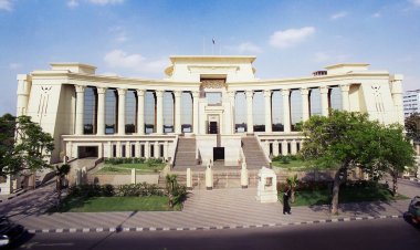 5 مستشارين يؤدون حلف اليمين أمام رئيس المحكمة الدستورية بعد تعيينهم بالمفوضين