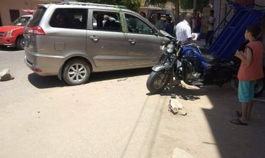 إصابة شخصين إثر حادث تصادم في قنا