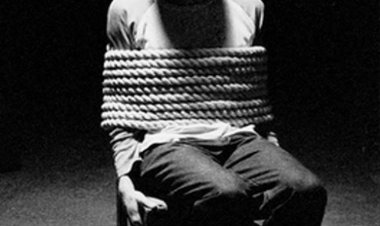 علاقة غير شرعية.. اعترافات المتهمين بخطف شاب وتصويره عاريا