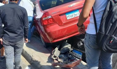 تهشم 4 سيارات بعد اصطدام سيارة مسرعة بهم في شارع التسعين بـ«التجمع»