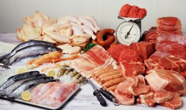 استقرار أسعار اللحوم الحمراء والدواجن والأسماك بالأسواق.. اليوم الإثنين