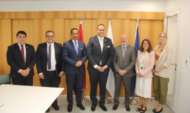 رئيس هيئة الرعاية الصحية يلتقي سفير فنلندا بالقاهرة لبحث سبل التعاون 