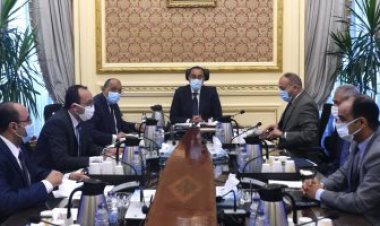 رئيس الوزراء يتابع موقف تقنين أوضاع اليد على أراضي الدولة