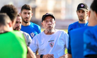 استعدادا لمباراة إنبي.. فيريرا يعقد جلسة مطولة مع لاعبي الزمالك